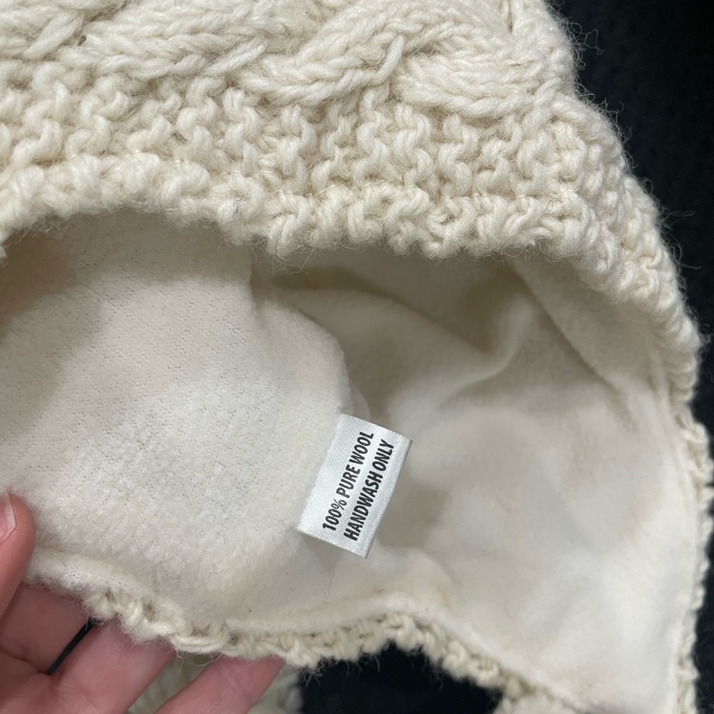 Wool Knit cream Pom-Pom Hat - Picture 3 of 4